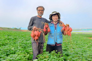 아버지 최동욱 씨와 아들 최병문 씨의 모습.