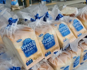 홍농농협로컬푸드 직매장에 납품된 '우리밀 발효식빵'