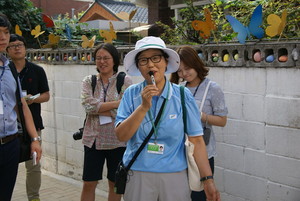 임덕순 해설사.