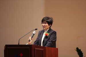 기념사를 밝히고 있는 이혜숙 제12대 혜전대학교 총장.