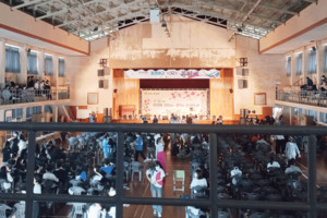 지난 12일 열린 목련제에서 학생들이 춤과 노래, 악기연주와 연기실력 등을 뽐내며 재능과 끼를 마음껏 발산하고 있다.