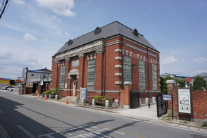 강경역사관(옛 한일은행 강경지점) 전경.