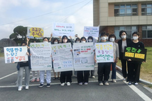 STE동아리원들의 캠페인 모습.