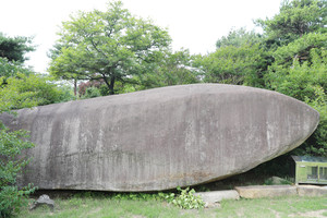 매향암각(충청남도지정기념물 제163호).