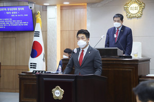 홍북읍 일원에 ‘내포신도시 뉴그린 국가산업단지’를 조성해 줄 것을 촉구하는 이정윤 의원.