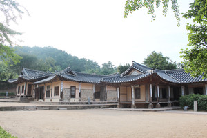 추사 김정희 고택(秋史 金正喜 古宅) 전경.