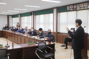 지난 13일 서부면행정복지센터에서는 주민자치회에 대한 주민설명회가 열렸다.