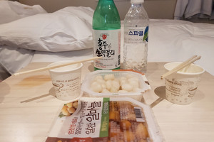 기나긴 수다와 함께한 락교와 막걸리.