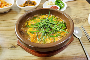 여행 이튿날 아침 숙취를 달래준 해장국.