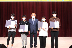 우수상 수상자.