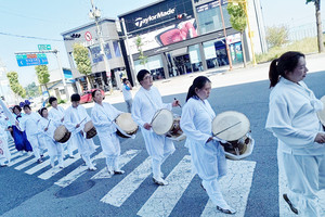 &nbsp;‘전통연희 예술프로그램 Art parade 나를 떳떳이 보이다’ 퍼레이드 모습.