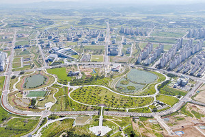 충남도청과 내포신도시 전경.