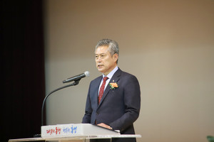 민선2기 전국지방체육회장 선거에서 재선에 당선된 백승균 회장.