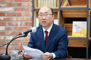 김기영 도 행정부지사가 10일 도청 프레스센터에서 기자 간담회를 가졌다.