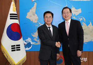 김태흠 충남도지사와 조승환 해수부장관.