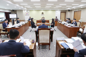 지난 11일 충남도의회 행정문화위원회는 제344회 임시회 제2차 회의를 열었다.