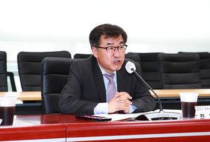 전형식 정무부지사.