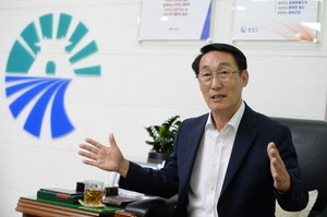 취임 1주년을 맞이한 이용록 홍성군수가 소회를 밝히며, 앞으로의 홍성 발전에 대한 청사진을 밝히고 있다.
