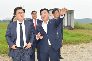 김태흠 충남도지사와 최재구 예산군수.