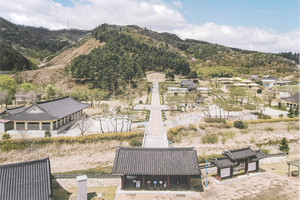 의암 유인석 의병장의 묘가 있는 춘천의병마을 전경.