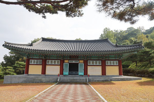 경남 합천군 대병면 합천호수로에 위치한 합천임란창의기념관 창의사(유물관) 전경.