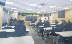 홍성군왕대추지도자연구회 회원들이 월례회의 및 과제교육에 참석한 모습.