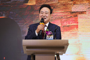 복봉규 이임회장이 이임사를 통해 지난 7년간의 소회와 함께 새로운 제13대 군민회를 격려했다.
