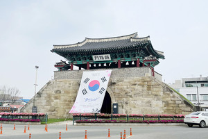 동학농민혁명군 전투지인 홍주성 동문인 조양문.