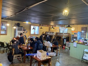 홍동 마을학교의 최고 인기 교육과정 ‘ㅋㅋㅋ만화방’.