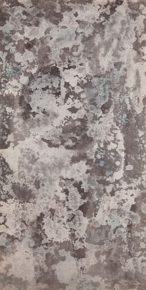이응노, 추상, 한지에 수묵담채, 132x67.5cm, 1960년대.