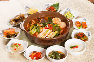 코리아식당의 대표메뉴 중 하나인&nbsp;붕장어탕(아나고탕).