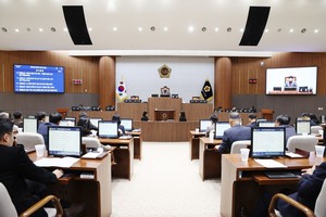 충남도의회는 ‘제356회 정례회 제4차 본회의’를 열고 42일간의 일정을 마쳤다.