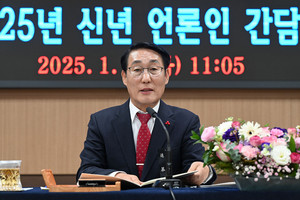 이용록 홍성군수가 언론인 간담회를 열고 홍성군 6대 추진전략을 밝히며 미래 비전을 내놨다.