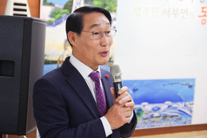 서부면 순방에서 발언하는 이용록 군수.