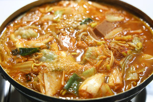 부대찌개.