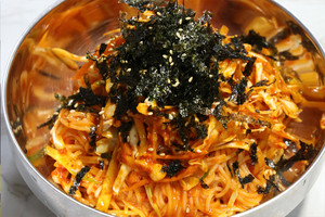 조화롭게 어우러진 맛, 비빔국수.