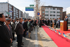 이날 참석한 동문 중 최고령 이병재 제7대 총동문회장(11회)이 축사를 전했다.