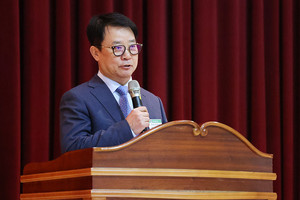 김종호 총동문회장이 2년 만에 총동문회관을 개관할 수 있도록 협조해 준 동문께 감사인사를 전했다.