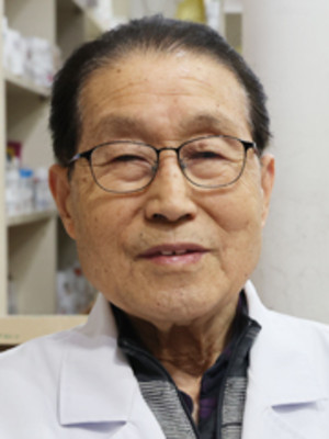 이관호 제4회 졸업생.