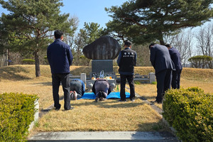 장곡 3·1운동기념비 앞에서 추모제향이 진행 중이다.