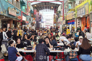 매주 금·토요일마다 홍성상설시장에서&nbsp;운영되는  ‘고기 굽는 날’.