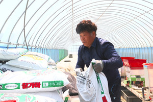 결성면 성곡리에 위치한 그의 일터에서 만난 고 회장은 농업인으로서 갖춰야 할 덕목으로 부지런함을 강조했다. 이정은 기자
