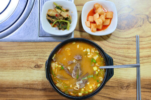단출한 차림과는 반대로 풍성한 맛을 보장한다.
