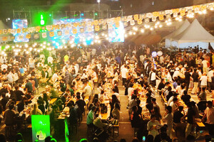 ‘예산맥주페스티벌’은 지역 특산물과 수제맥주, 라이브 공연을 결합한 젊은 감성의 여름 축제로, 도심 속에서 휴식과 흥겨움을 즐길 수 있는 열린 분위기가 장점이다. 하지만 맥주 중심의 단조로운 구성과 지역성 연결 부족은 개선이 필요한 요소로 지적된다.