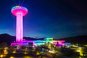 예당호 전망대 경관 조명 전경.