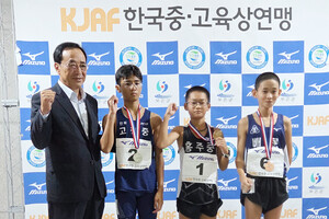 대회 신기록을 세우며 금메달을 수상한 이상현(홍주중) 선수.&nbsp;