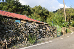 논산 상월면 상도1리마을 돌담.