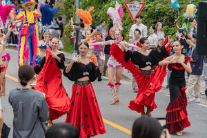 매일 오후 두 번씩 열린 ‘판타지 카니발 퍼레이드’는 독일의 전통적인 모습과 남해식 향토적인 모습이 어우러졌다.