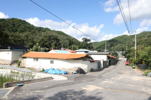 충북 영동군에서 가장 인구가 적은 용화면 용강리마을 전경.