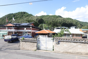 영동군 용화면 용강리마을 전경.